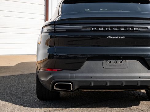 Certified 2025 Porsche Cayenne E-Hybrid Coupe image 14