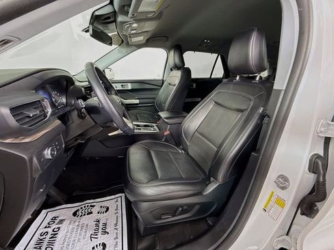 Used 2022 Ford Explorer Limited image 22