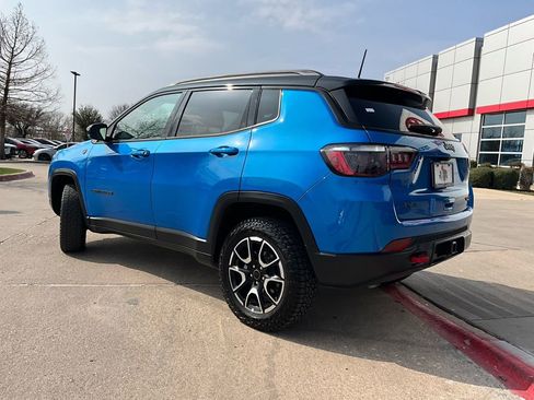 Used 2025 Jeep Compass Trailhawk w/ Trailer Tow Group image 8