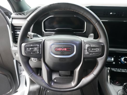 Used 2024 GMC Sierra 1500 AT4 w/ Technology Package AWD/4WD image 19