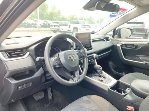 Used 2025 Toyota RAV4 LE AWD/4WD image 10