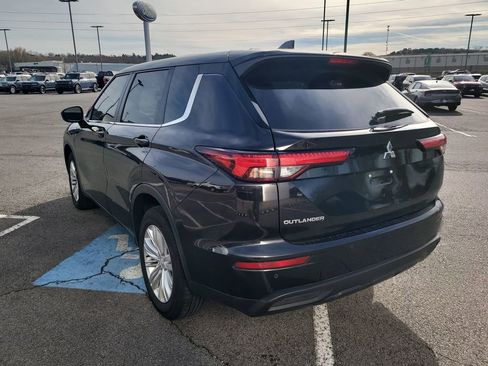 Used 2024 Mitsubishi Outlander ES image 5