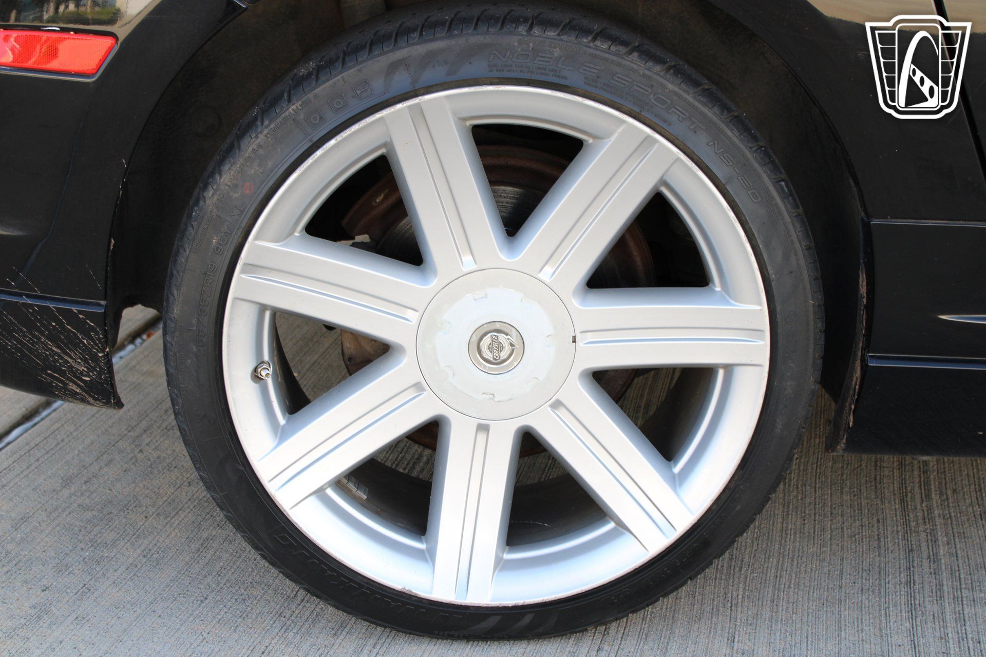 Used 2004 Chrysler Crossfire Coupe RWD image 9