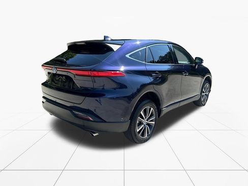 Used 2024 Toyota Venza LE AWD/4WD image 8