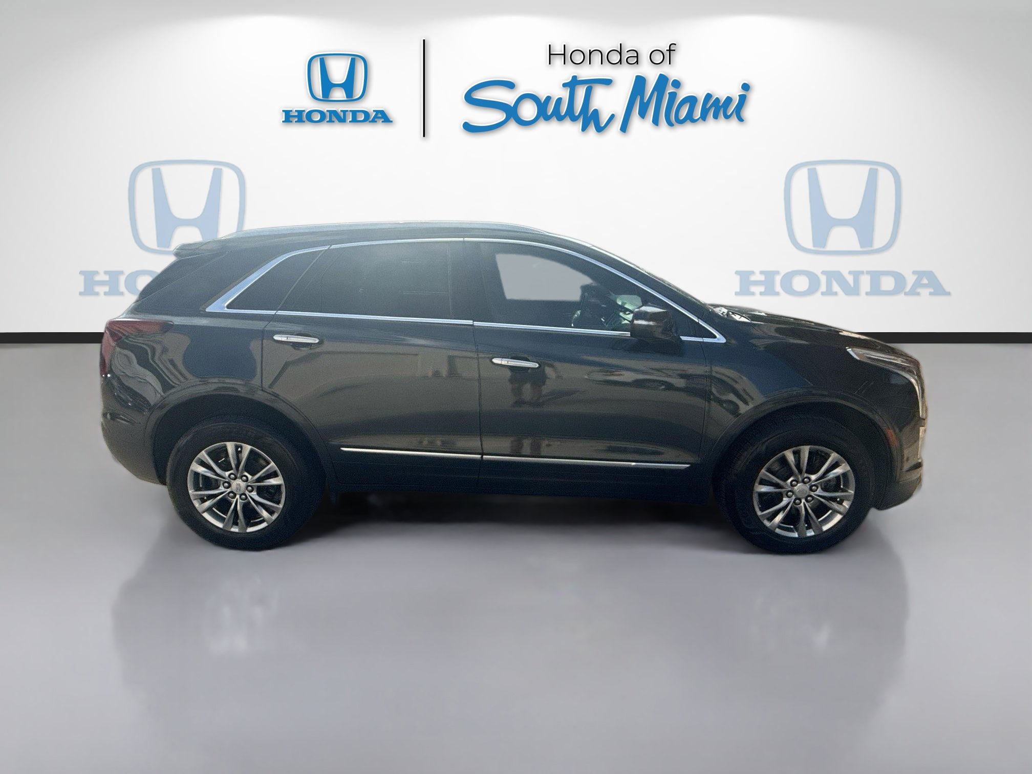 Used 2021 Cadillac XT5 Premium Luxury FWD image 8