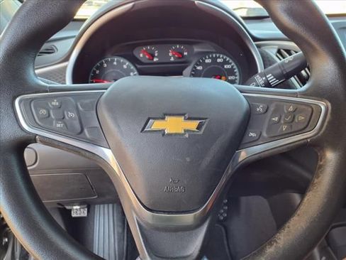 Used 2018 Chevrolet Malibu LS FWD image 7