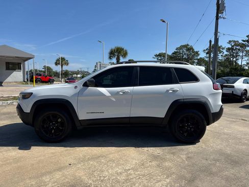 Used 2019 Jeep Cherokee Trailhawk AWD/4WD image 6