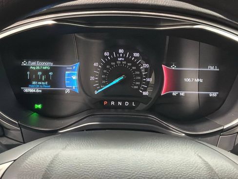 Used 2020 Ford Fusion SE FWD image 12