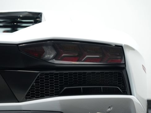 Used 2018 Lamborghini Aventador S image 20