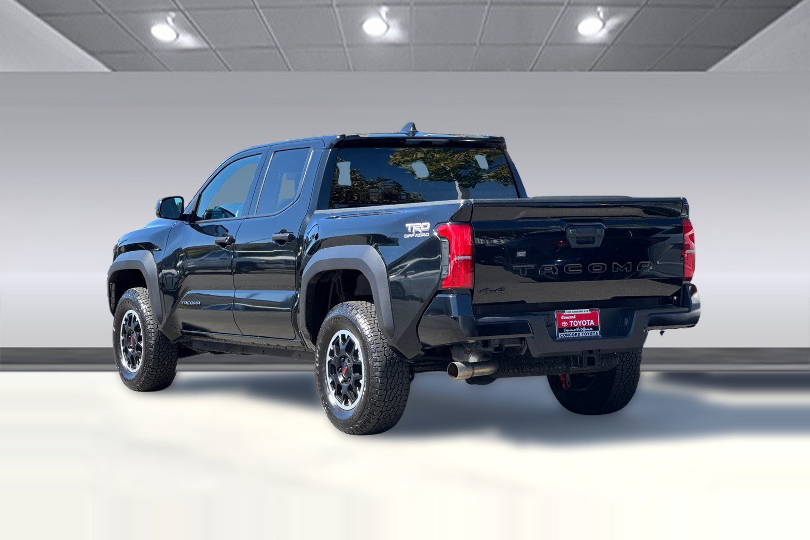 Used 2026 Toyota Tacoma TRD Off-Road AWD/4WD image 3