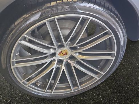 Used 2023 Porsche Cayenne Coupe AWD/4WD image 35