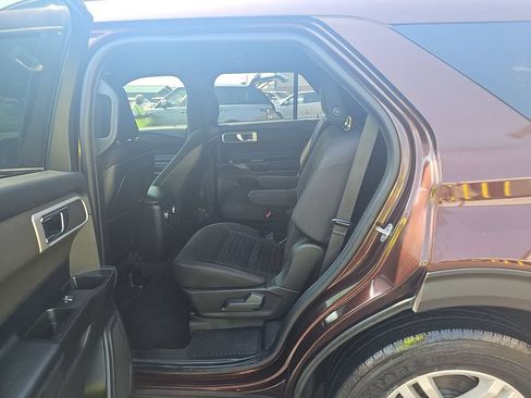 Used 2020 Ford Explorer XLT AWD/4WD image 11