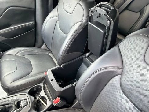 Used 2019 Jeep Cherokee Limited AWD/4WD image 21