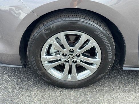 Certified 2023 Toyota Sienna Platinum image 14