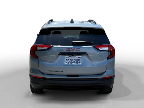 Used 2023 GMC Terrain SLE w/ Driver Convenience Package FWD image 4