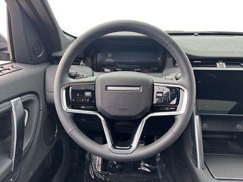 Used 2025 Land Rover Discovery Sport Dynamic SE AWD/4WD image 13