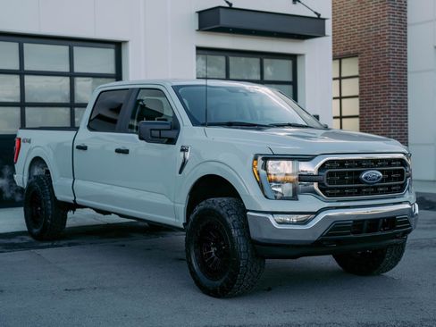 Used 2023 Ford F150 XLT w/ Trailer Tow Package image 4