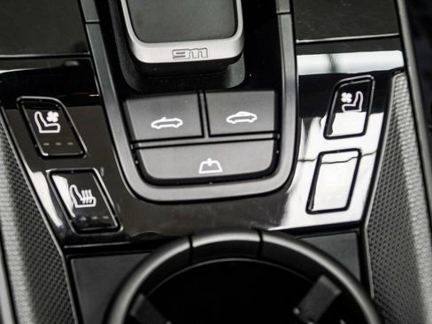 Used 2022 Porsche 911 Carrera w/ Premium Package image 25