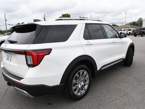New 2026 Ford Explorer Platinum RWD image 5