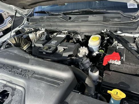 Used 2024 RAM 3500 Big Horn image 28