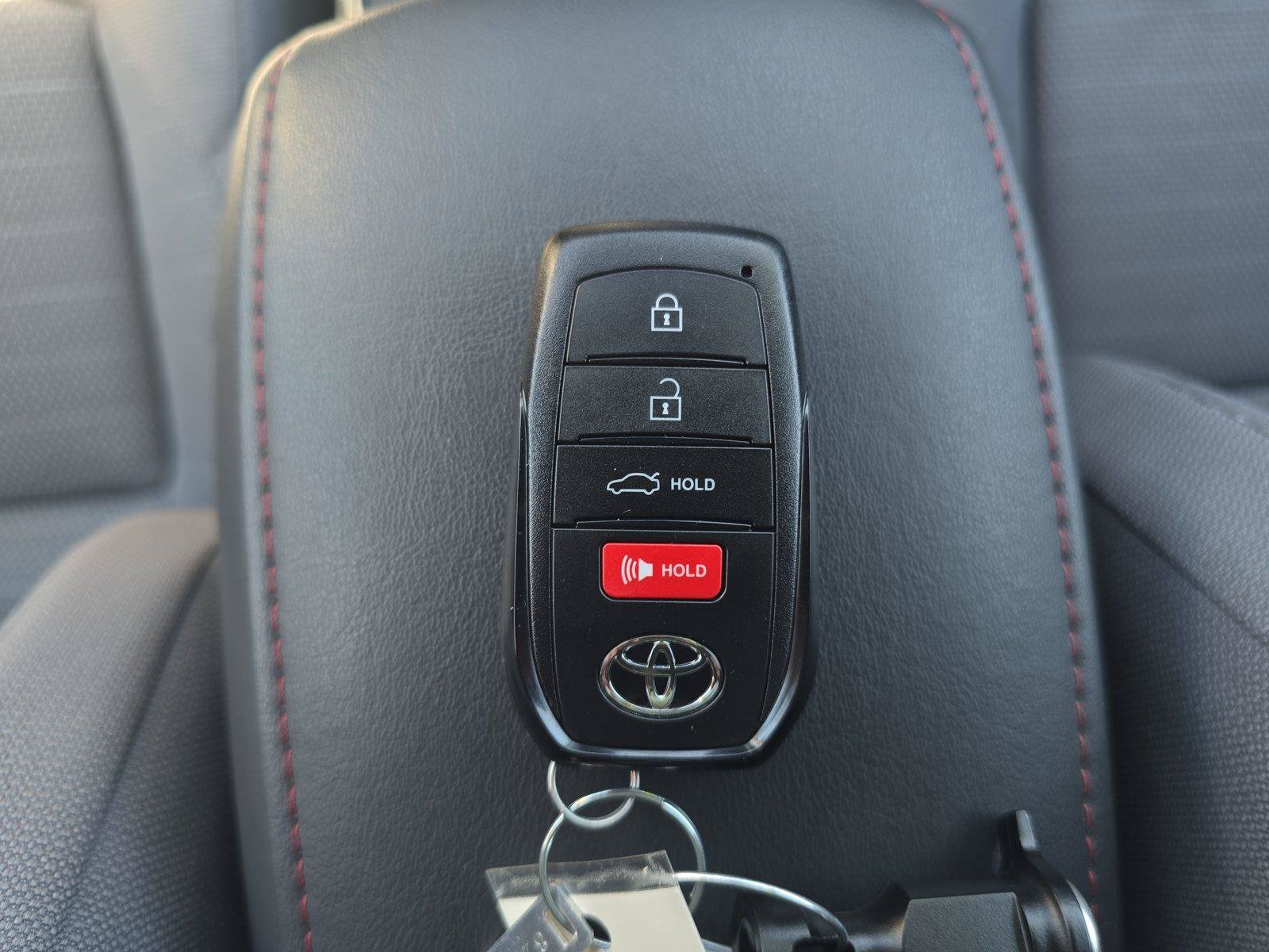 Used 2025 Toyota Corolla SE w/ Convenience Package FWD image 27