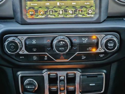 Used 2020 Jeep Wrangler Unlimited Rubicon AWD/4WD image 24