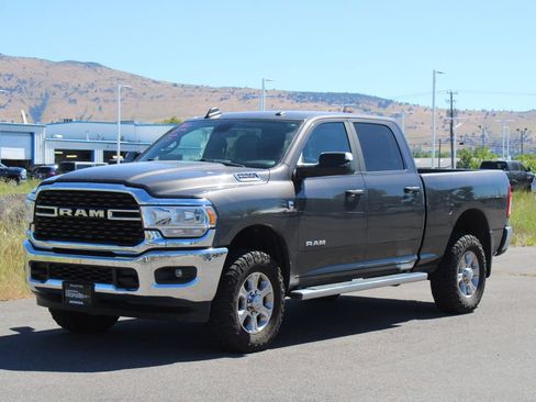 Used 2022 RAM 2500 Big Horn AWD/4WD image 8