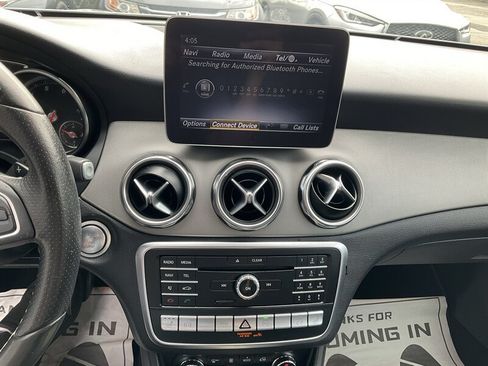 Used 2018 Mercedes-Benz GLA 250 4MATIC image 32