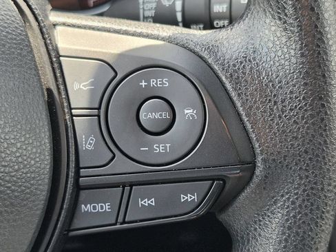 Used 2025 Toyota RAV4 XLE FWD image 22