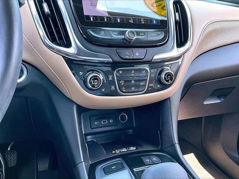 Used 2022 Chevrolet Equinox Premier AWD/4WD image 26