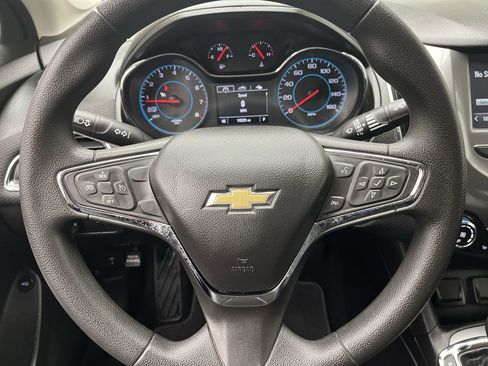 Used 2017 Chevrolet Cruze LT w/ Convenience Package image 13
