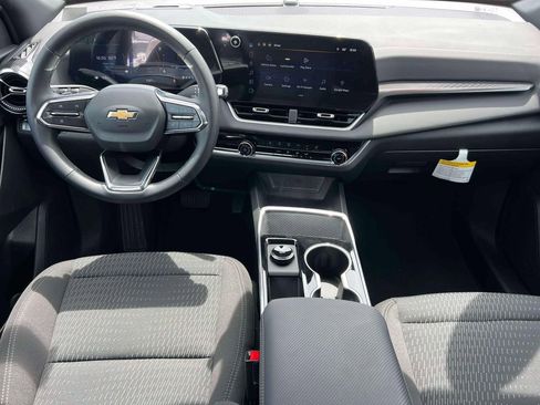 Used 2026 Chevrolet Equinox LT w/ Safety and Technology Package FWD image 15