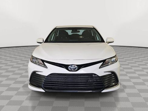 Used 2021 Toyota Camry LE FWD image 3