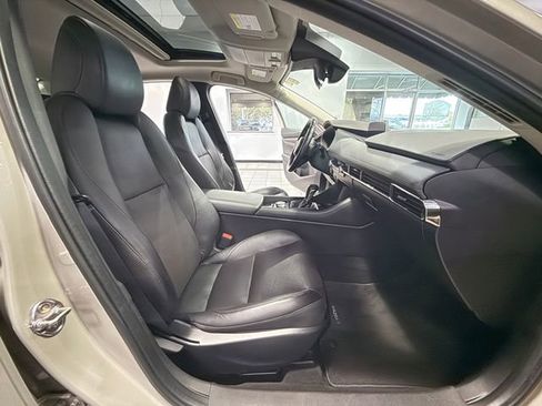 Used 2022 MAZDA MAZDA3 s image 12