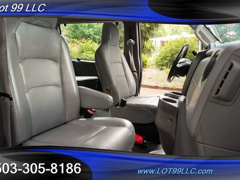 Used 2009 Ford E-250 and Econoline 250 Extended RWD image 18