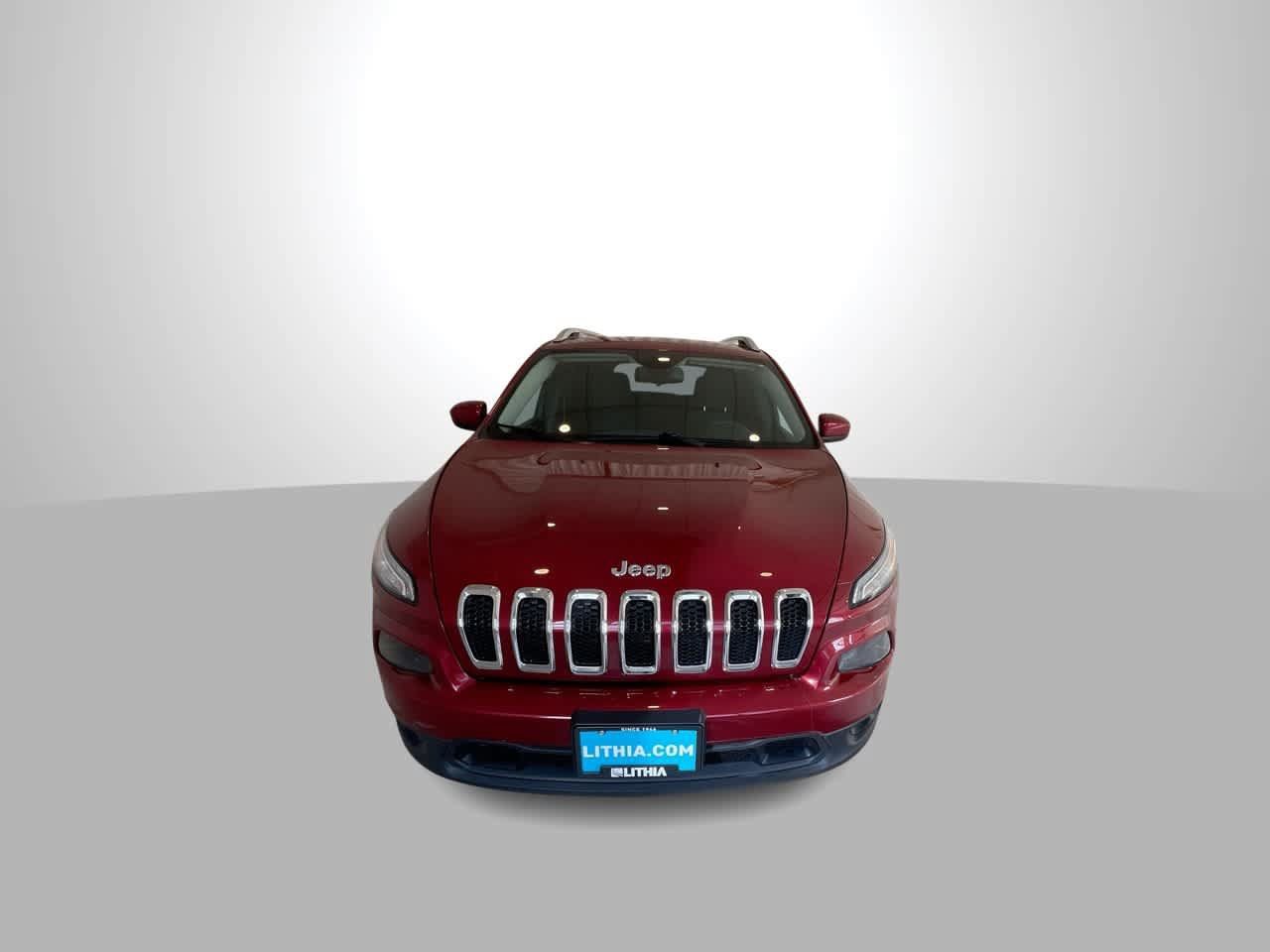 Used 2017 Jeep Cherokee Latitude w/ Comfort & Sound Group AWD/4WD image 3