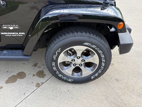 Used 2017 Jeep Wrangler Unlimited Sahara AWD/4WD image 51