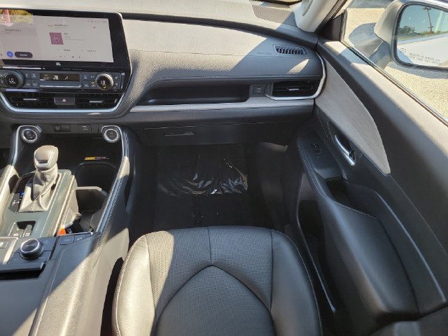 Used 2024 Toyota Grand Highlander AWD image 20