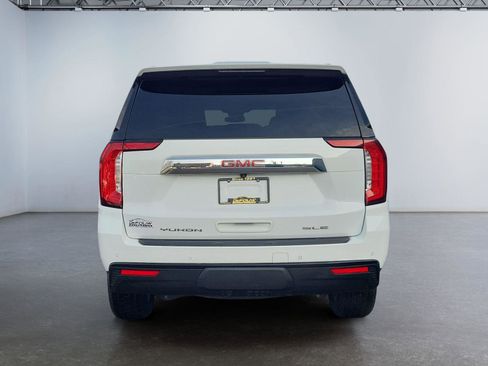 Used 2024 GMC Yukon XL SLE image 4
