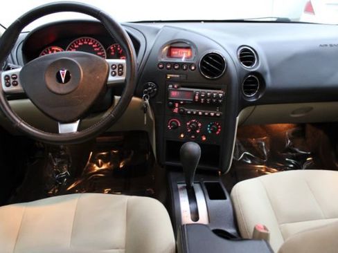 Used 2006 Pontiac Grand Prix w/ Preferred Package image 2