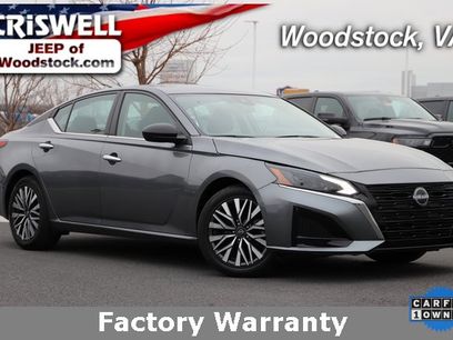 Used 2024 Nissan Altima 2.5 SV