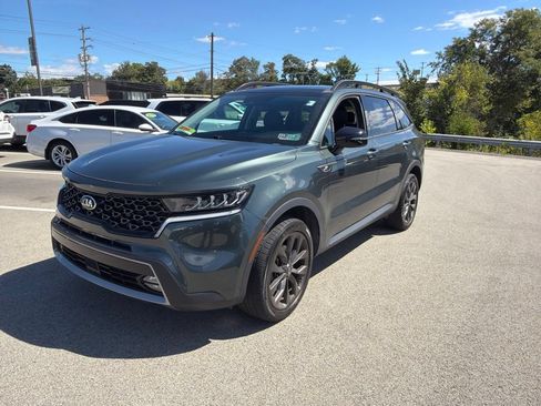 Certified 2021 Kia Sorento EX w/ EX AWD X-Line Package image 3
