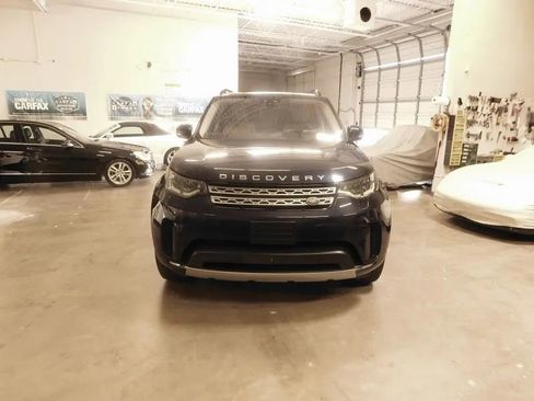 Used 2017 Land Rover Discovery HSE image 6