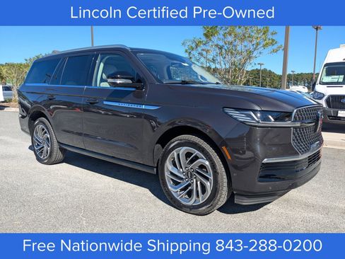 Certified 2025 Lincoln Navigator Reserve image 2