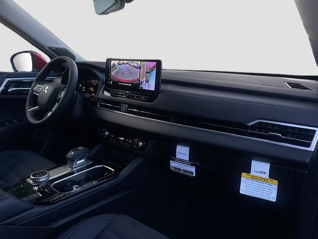 Used 2025 Mitsubishi Outlander SE FWD image 32