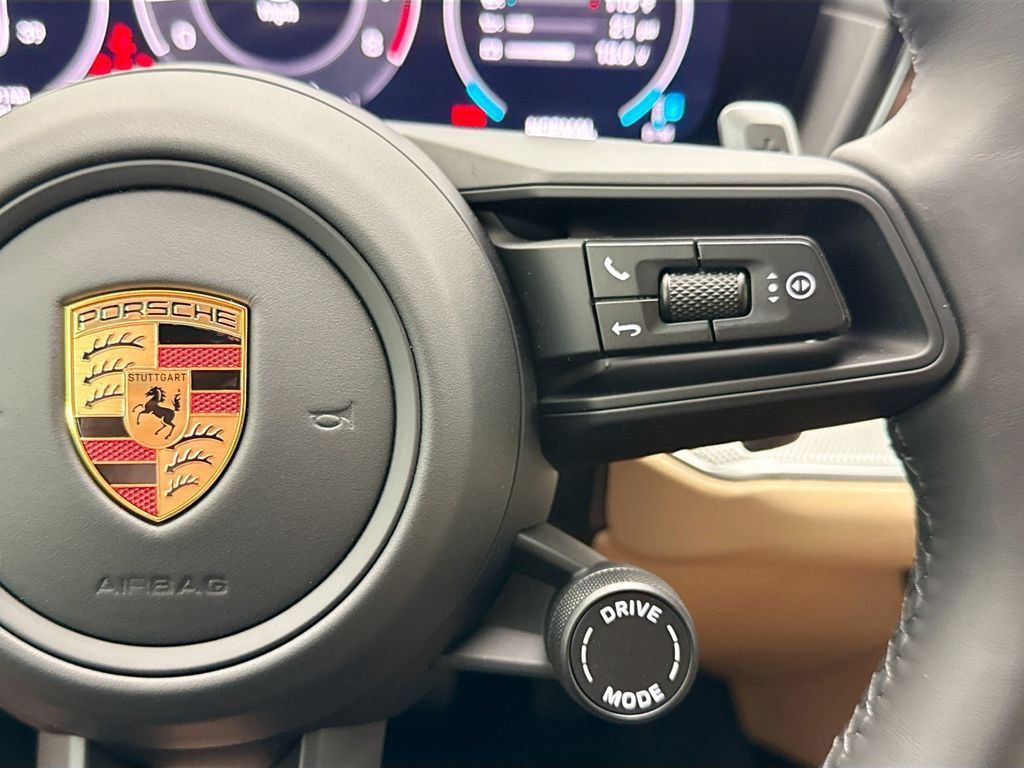 Used 2026 Porsche Cayenne AWD/4WD image 15