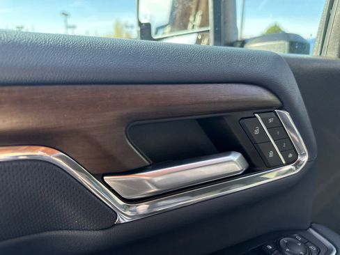 Used 2024 Chevrolet Silverado 2500 High Country w/ High Country Premium Package AWD/4WD image 18