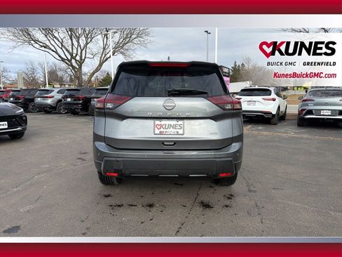 Used 2025 Nissan Rogue SV image 8