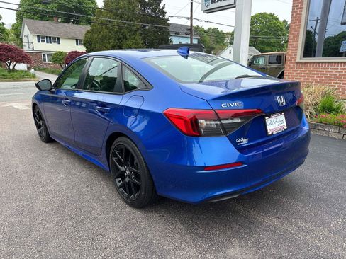 Used 2023 Honda Civic Sport image 4