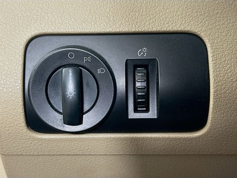 Used 2006 Ford Mustang Coupe image 16